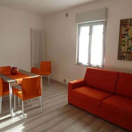 Casa Gemma דירה מאלצ'סינה